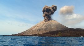 Erupsi Gunung Anak Krakatau. (Dok. Setkab.go.id)
