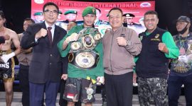 Sersan Satu (Sertu) Ghalatry Sonny yang berhasil meraih Sabuk Asian Boxing Federation (ABF) dan Sabuk Emas KSAD. (Dok. Dispenad)
