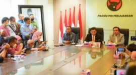 Ketua Fraksi PDI-Perjuangan Utut Adianto dan Anggota DPR RI Effendi Simbolon. (Dok. Indonesiadefence.com)