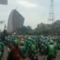 Termasuk di Makassar, driver ojek online melakukan aksi unjuk rasa di sejumlah kota di Indonesia. (Tangkapan layar Instagram.com/@mkssrinfo)