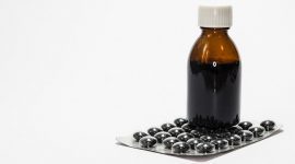 Ilustrasi obat sirup. (Pexels.com/frolicsomepl)