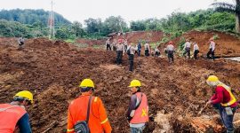 Tim SAR cari 40 orang hilang akibat gempa Cianjur. (Dok. Biro Pers Sekretariat Presiden/Laily Rachev) 
