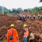 Tim SAR cari 40 orang hilang akibat gempa Cianjur. (Dok. Biro Pers Sekretariat Presiden/Laily Rachev) 
