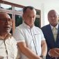 Dirut PT Citra Lampia Mandiri (CLM) Helmut Hermawan didampingi tim kuasa hukum saat melapor ke Sesmenko Polhukam Letjen TNI Teguh Pudjo Rumekso di Kantor Menkopolhukam, Jalan Merdeka Barat Jakarta Pusat. (Dok. Ferry)

