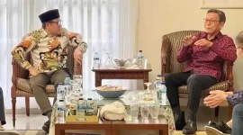 Ketua DPP Partai Kebangkitan Bangsa (PKB) Muhaimin Iskandar berkunjung ke kediaman Wakil Presiden RI ke-11 Boediono. (Instagram.com/@dpp.pkb)
