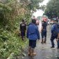 BPBD Kabupaten Pandeglang melakukan pembersihan material yang diakibatkan oleh peristiwa hujan yang disertai angin kencang di Kabupaten Pandeglang. (Dok. BPBD Kabupaten Pandeglang)
