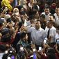 Ketua Umum Partai Gerindra Prabowo Subianto saat bersama Masyarakat. (Facbook.com/@Prabowo Subianto)
