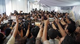 Menteri Pertahanan sekaligus Presiden terpilih periode 2024-2029 Prabowo Subianto sempat mengucapkan mohon maaf lahir batin. (Dok. Tim Media Prabowo)