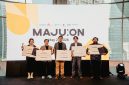 Tim pemenang utama GISACT melakukan sesi foto bersama pada acara “MAJU:ON Final Demo Day” yang diselenggarakan pada tanggal 21 Mei di Garuda Spark Innovation Hub, Indonesia.