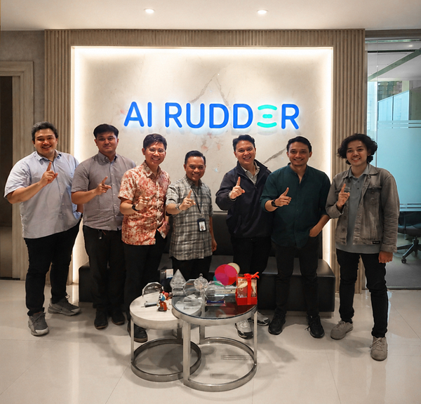 Kolaborasi tim Adira dan tim AI Rudder